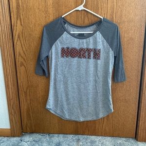 3/4 length sleeve shirt